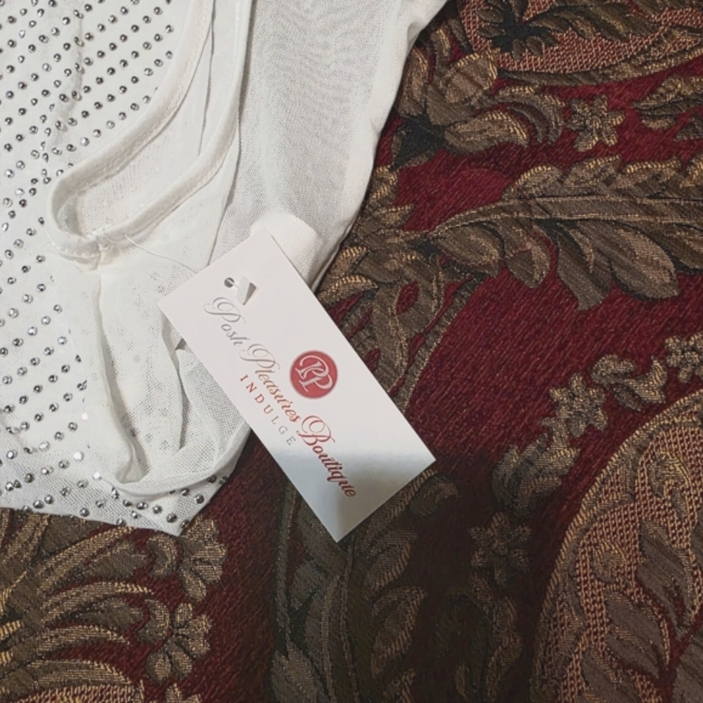 White Rhinestone Embellished Sleeveless Top - Picture 5 of 7